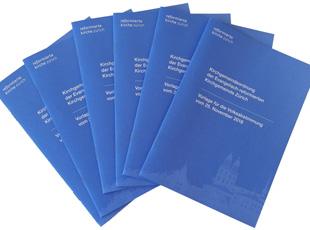 Abstimmungsbroschüren Kirchgemeindeordnung klein